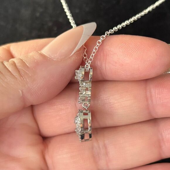 The loving heart pendant necklace in 925 silver and lab created diamonds. - Picture 7 of 12